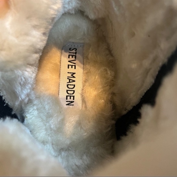 Steve Madden Wanda Wedge Sneaker. Black suede - size 8.5 - Picture 6 of 12